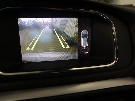 Volvo V40 Cross Country 8 of 12