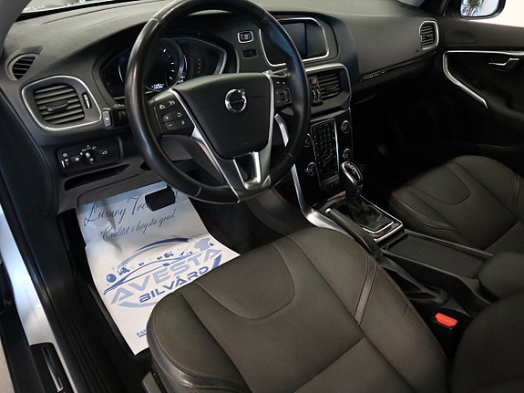 Volvo V40 Cross Country 6 of 12