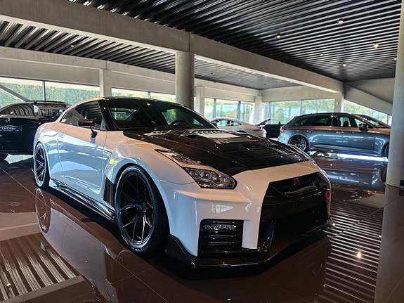 Nissan GT-R