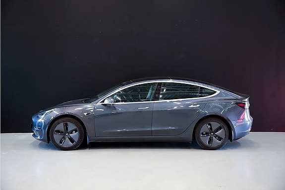 Tesla Model 3 3 of 5