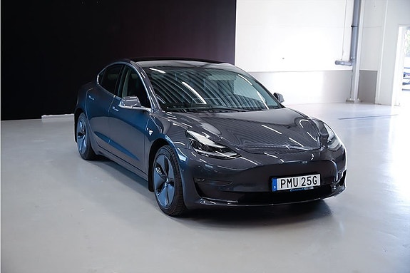 Tesla Model 3 5 of 5