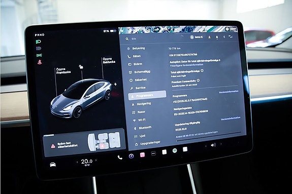 Tesla Model 3 11 of 13