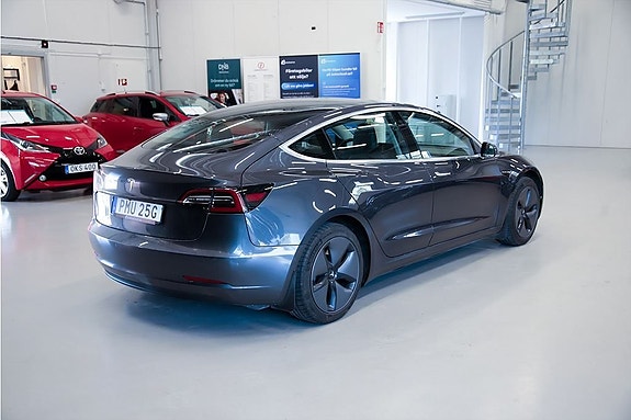 Tesla Model 3 6 of 13