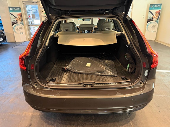 Volvo V90 25 of 27
