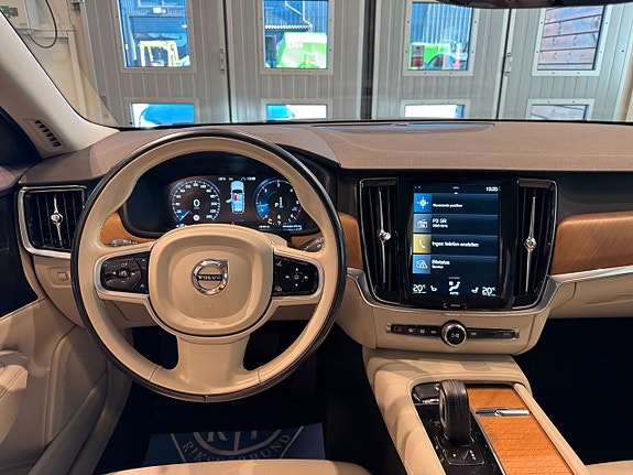 Volvo V90 8 of 27