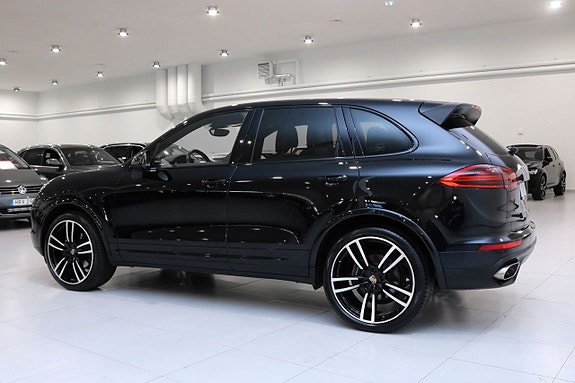 Porsche Cayenne 5 of 5