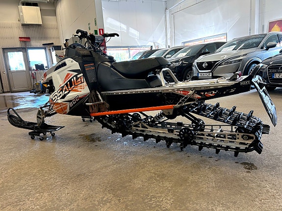 Polaris 800 RMK Assault 334 mil 155" 6 of 8