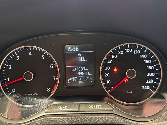Volkswagen Polo 10 of 17