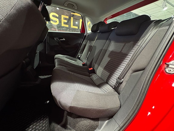 Volkswagen Polo 14 of 17