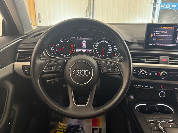 Audi A4 5 of 23
