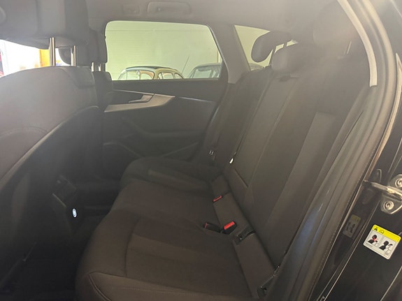 Audi A4 12 of 23