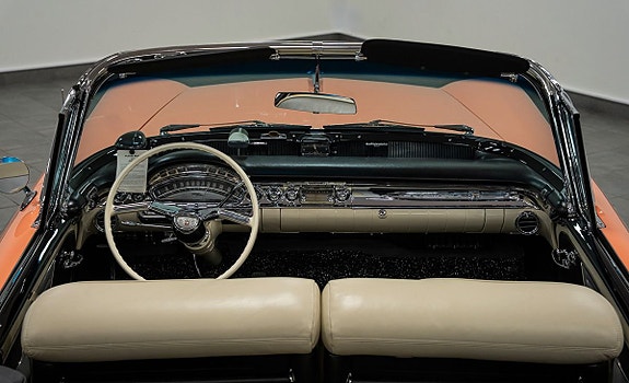Oldsmobile Ninety Eight 10 of 26