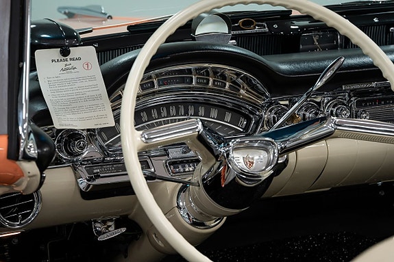 Oldsmobile Ninety Eight 11 of 26