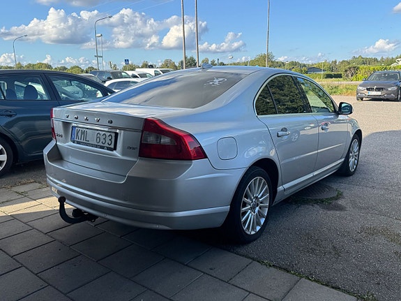 Volvo S80 4 of 5