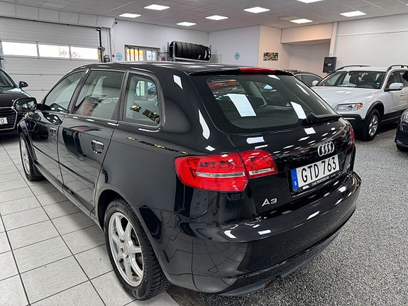 Audi A3 4 of 21