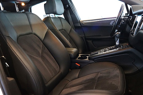 Porsche Macan 19 of 23