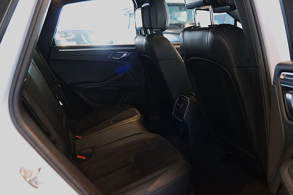 Porsche Macan 20 of 23