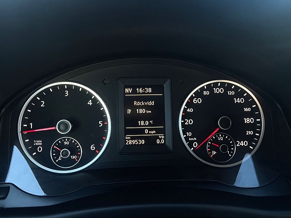 Volkswagen Tiguan 17 of 25