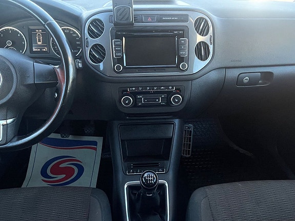 Volkswagen Tiguan 16 of 25