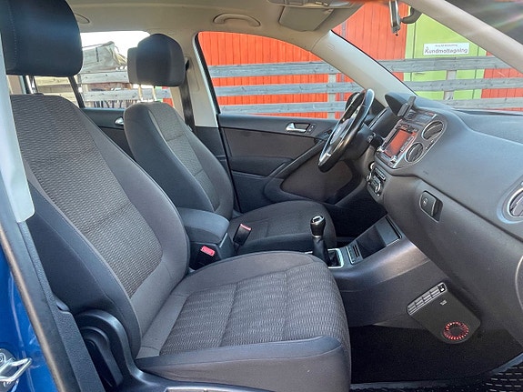 Volkswagen Tiguan 12 of 25