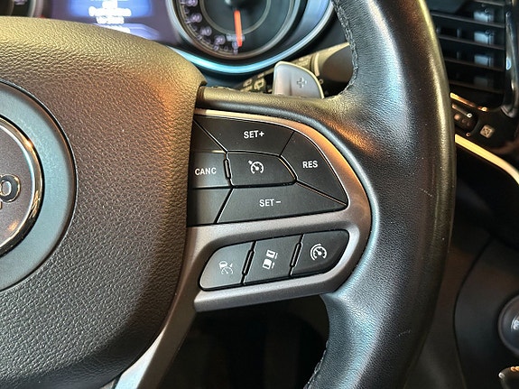 Jeep Cherokee 26 of 26