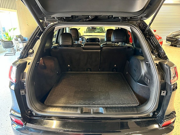 Jeep Cherokee 5 of 5