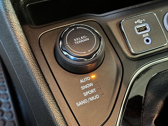 Jeep Cherokee 21 of 26