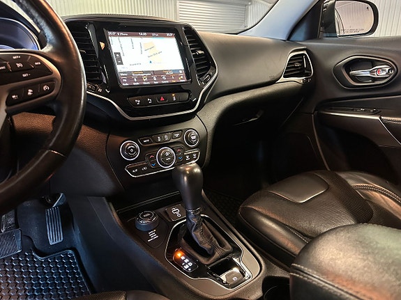 Jeep Cherokee 20 of 26