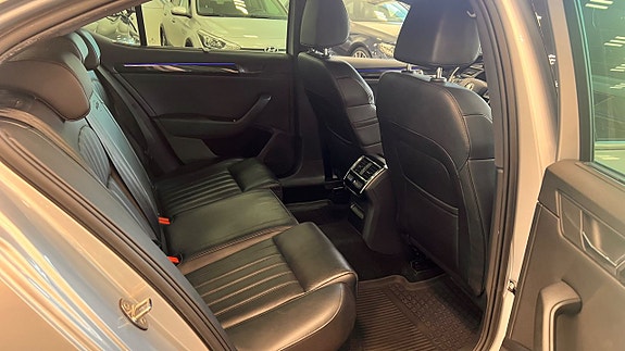 Skoda Superb 11 of 17