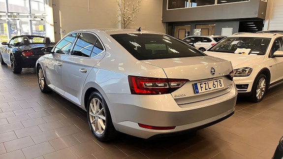 Skoda Superb 4 of 5