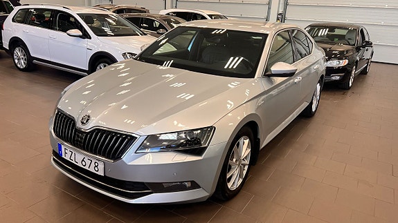 Skoda Superb 3 of 5