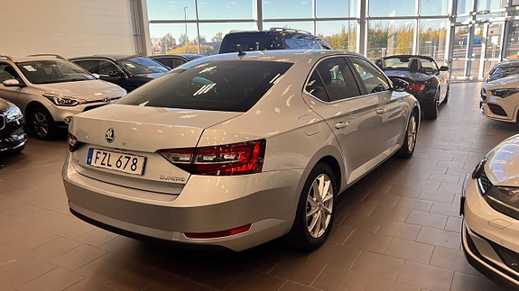 Skoda Superb 6 of 17