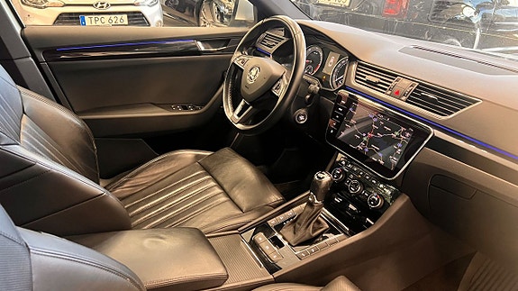 Skoda Superb 9 of 17