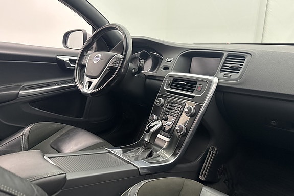 Volvo V60 27 of 29