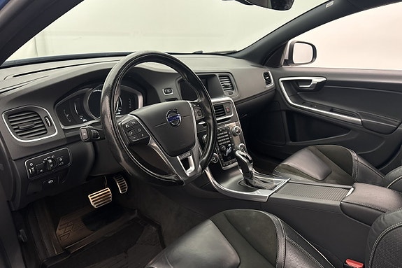 Volvo V60 11 of 29