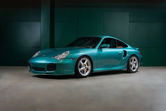 Porsche 911 2 of 5