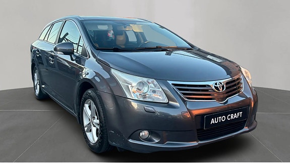 Toyota Avensis 3 of 5