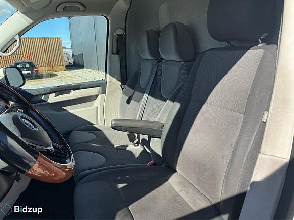 Volkswagen Transporter 25 of 27