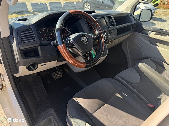 Volkswagen Transporter 18 of 27