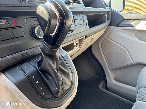 Volkswagen Transporter 23 of 27