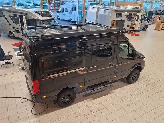 Adria SUPERTWIN MB 600 SPB (DIESEL-ALDE+4WD+MB+Mudders+6m) 5 of 30