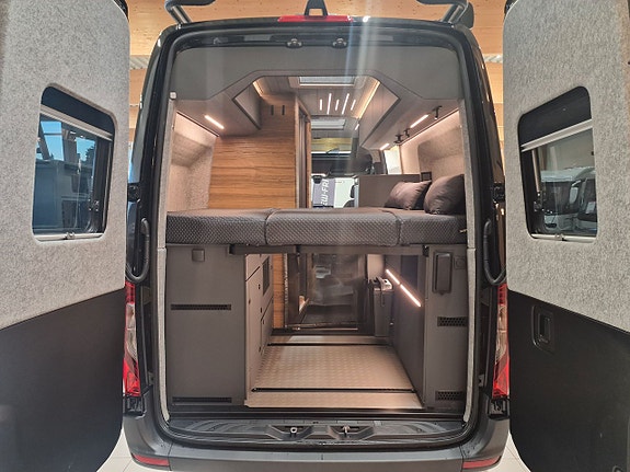 Adria SUPERTWIN MB 600 SPB (DIESEL-ALDE+4WD+MB+Mudders+6m) 24 of 30