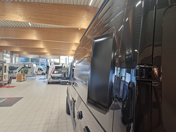 Adria SUPERTWIN MB 600 SPB (DIESEL-ALDE+4WD+MB+Mudders+6m) 29 of 30