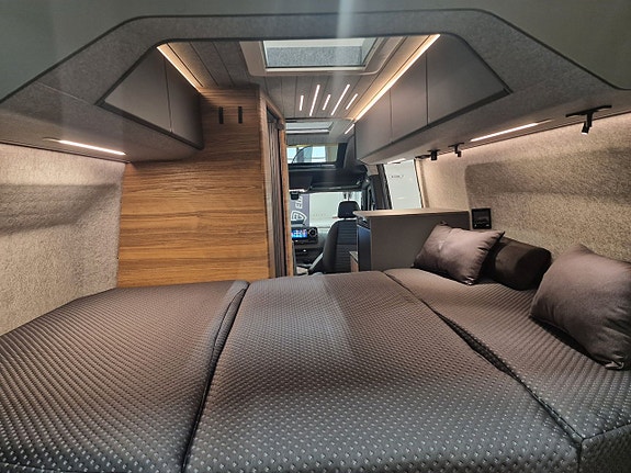Adria SUPERTWIN MB 600 SPB (DIESEL-ALDE+4WD+MB+Mudders+6m) 22 of 30