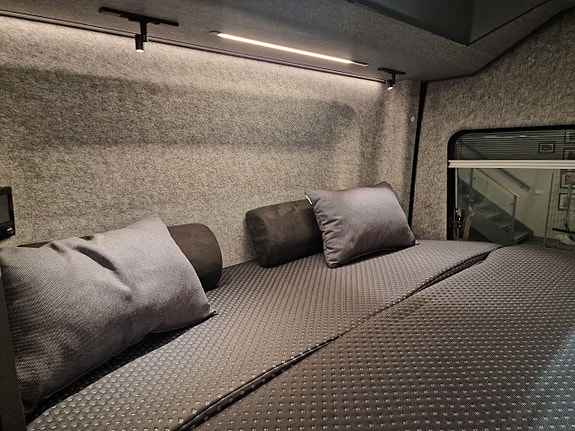 Adria SUPERTWIN MB 600 SPB (DIESEL-ALDE+4WD+MB+Mudders+6m) 19 of 30
