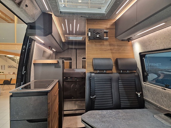Adria SUPERTWIN MB 600 SPB (DIESEL-ALDE+4WD+MB+Mudders+6m) 13 of 30