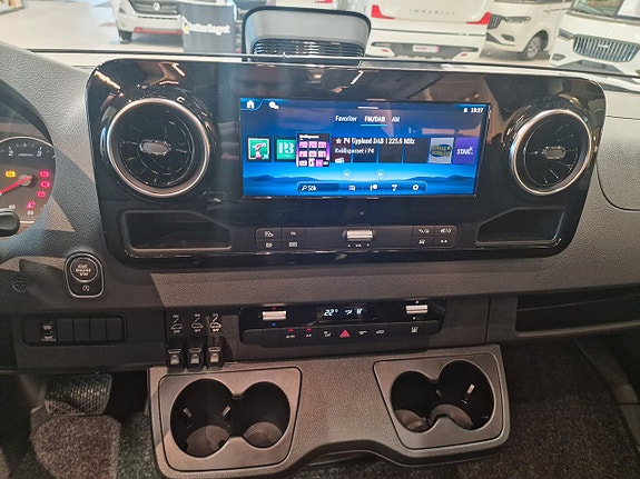 Adria SUPERTWIN MB 600 SPB (DIESEL-ALDE+4WD+MB+Mudders+6m) 9 of 30