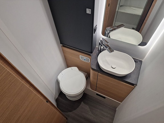 Adria MATRIX 670 SL 60Y (Auto+Markis+B-kamera+60 Year) 23 of 28