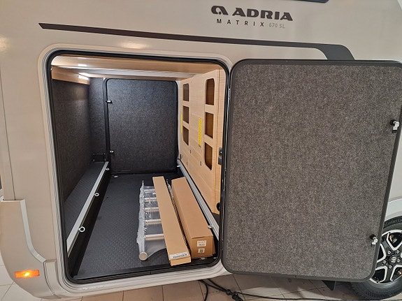 Adria MATRIX 670 SL 60Y (Auto+Markis+B-kamera+60 Year) 8 of 28