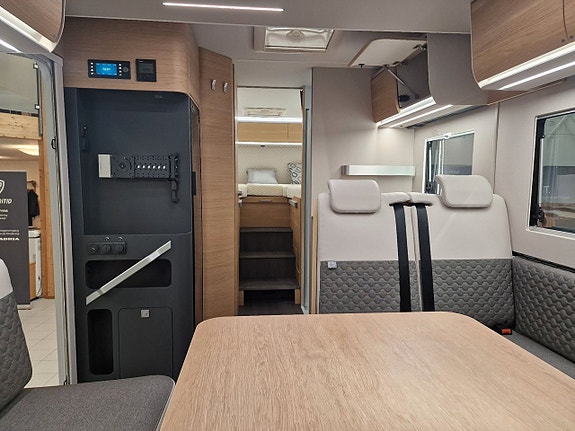 Adria MATRIX 670 SL 60Y (Auto+Markis+B-kamera+60 Year) 16 of 28